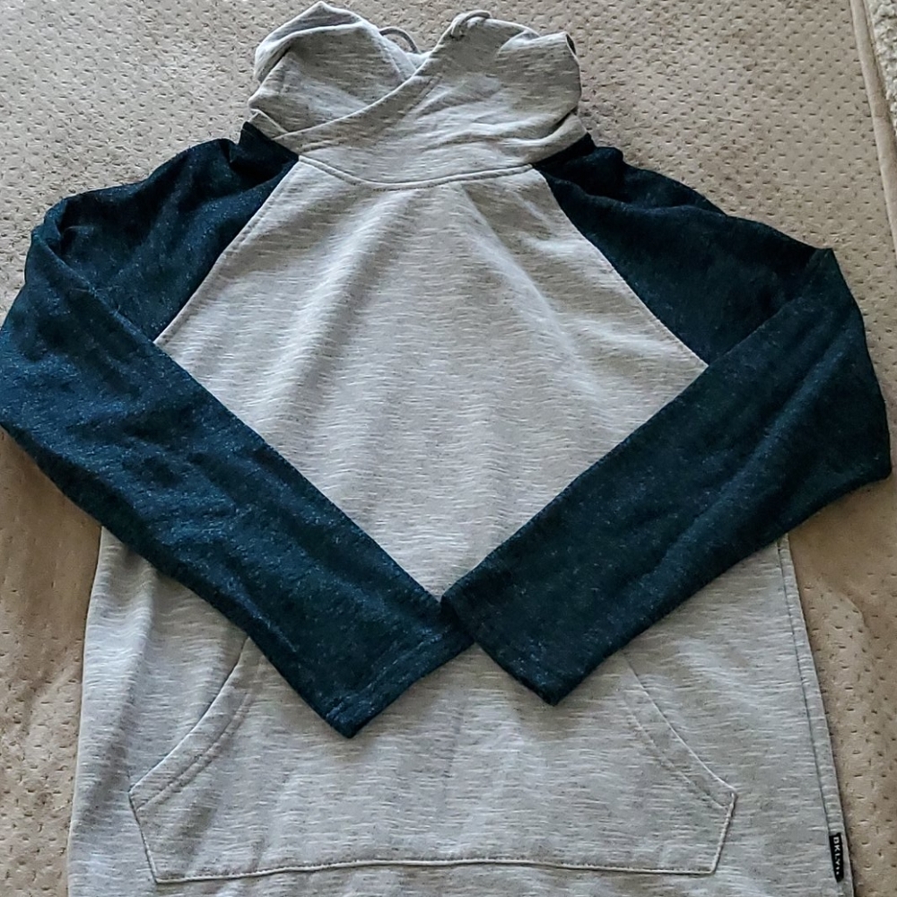 Mens sweatshirt size medium- new